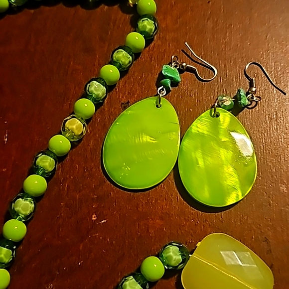 3pc Designer Jewel Set, Necklace, Bracelet, Earrings, Glass/Stone/Plastic Beads - Picture 7 of 8